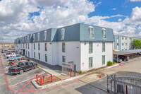 Raintree Apartments in Pasadena, TX - Building Photo - Building Photo