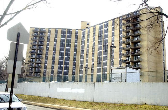 The Pavilion in East Orange, NJ - Foto de edificio - Building Photo