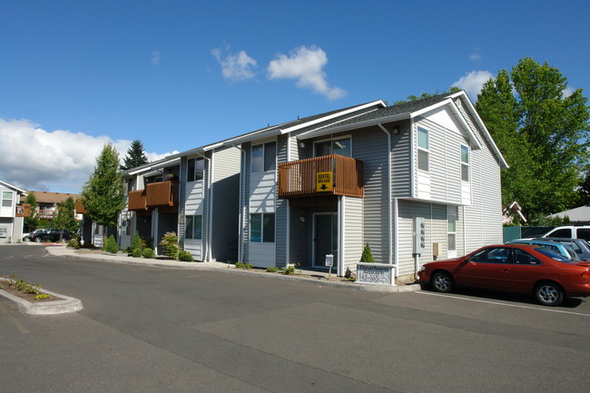 dearborn square apartments in Salem, OR - Building Photo - Building Photo