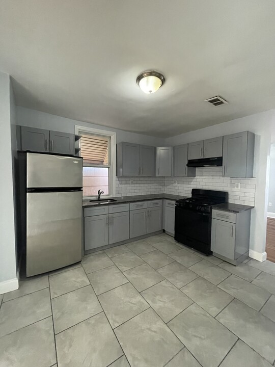 96 W 19th St, Unit 2 in Bayonne, NJ - Building Photo