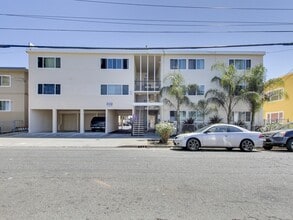 1722 27th Avenue in Oakland, CA - Building Photo - Building Photo