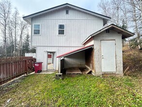 3210 N Bald Eagle Dr in Wasilla, AK - Building Photo - Building Photo