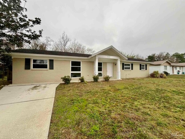 1127 Redwood Ln in Gulf Breeze, FL - Building Photo - Building Photo