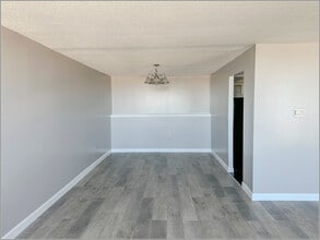 8801 W Golf Rd in Niles, IL - Building Photo - Building Photo