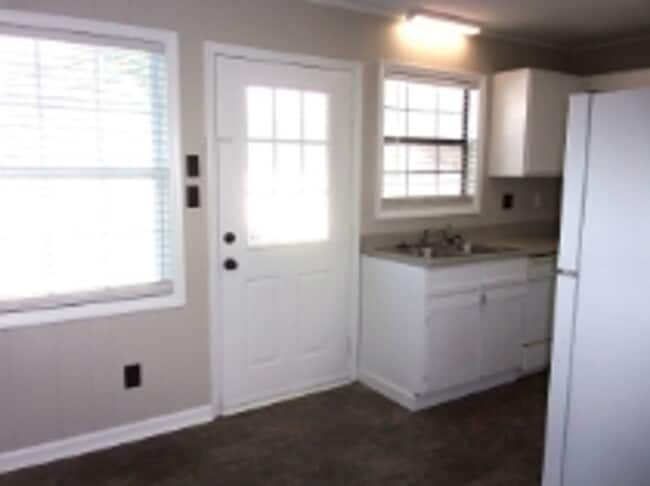 1823 India Hook Rd in Rock Hill, SC - Foto de edificio - Building Photo