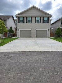 7636 Magnolia Village in San Antonio, TX - Foto de edificio - Building Photo