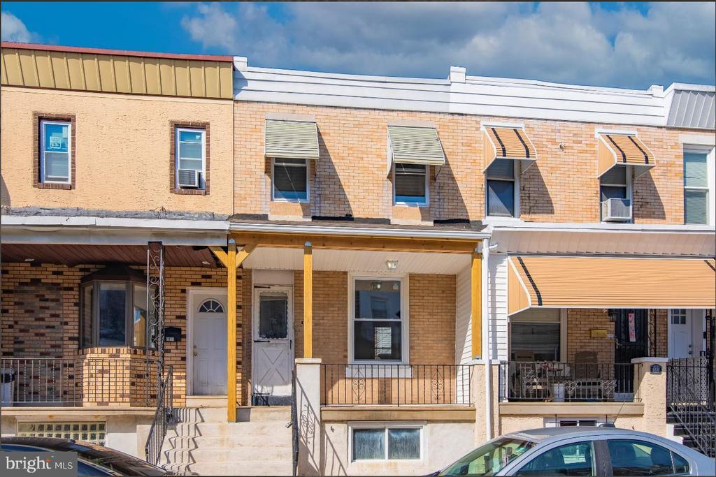 6133 Reedland St in Philadelphia, PA - Building Photo