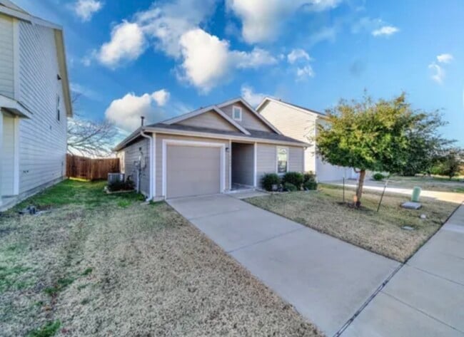 5689 McClelland St in Forney, TX - Building Photo - Building Photo