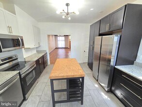 128 S Ellwood Ave in Baltimore, MD - Building Photo - Building Photo