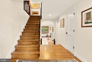3111 Chain Bridge Rd NW in Washington, DC - Building Photo - Building Photo