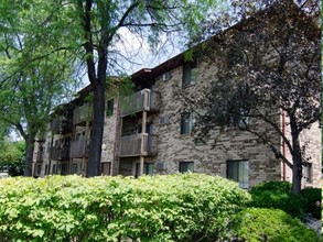 Stoneridge Apartments in East Lansing, MI - Building Photo - Building Photo