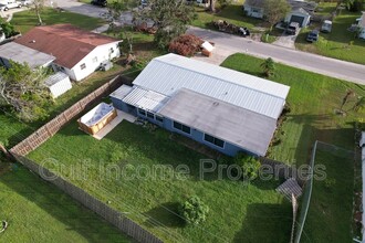 4633 Orlando Cir in Bradenton, FL - Building Photo - Building Photo