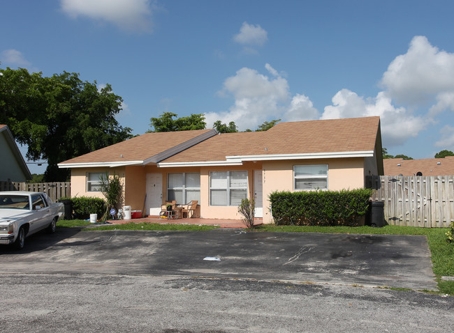 Sunset On The Lake in Greenacres, FL - Building Photo - Building Photo