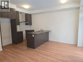 474 Provident Wy in Hamilton, ON - Building Photo - Building Photo