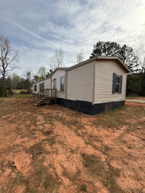891 Browning Rd in Enoree, SC - Building Photo
