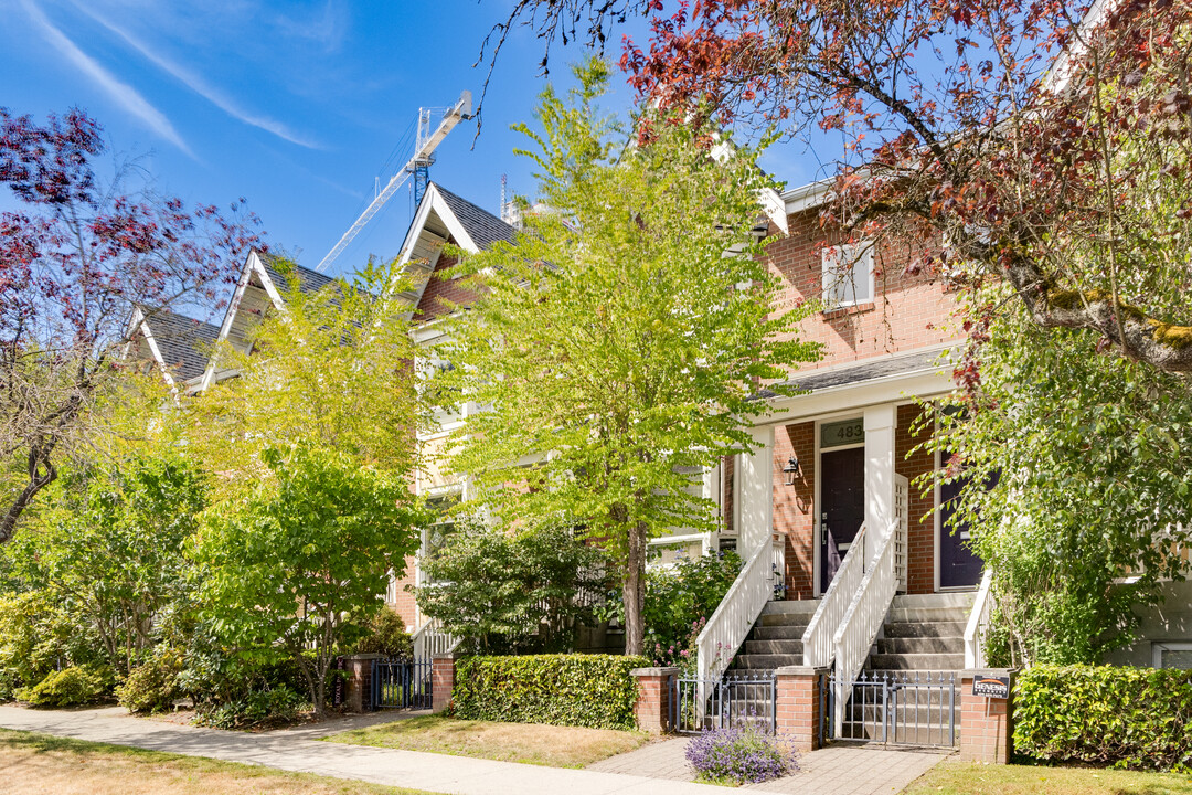 6180 Cambie St in Vancouver, BC - Building Photo