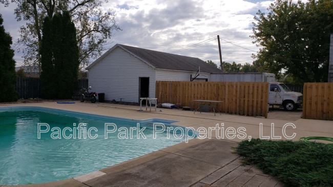 9403 Shenandoah Dr in Indianapolis, IN - Building Photo - Building Photo