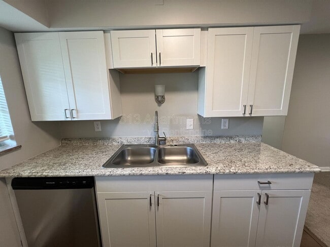 6306 Fairhurst Ave in Cincinnati, OH - Building Photo - Building Photo