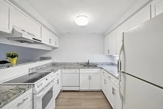 76 Mill Pond in North Andover, MA - Building Photo - Building Photo