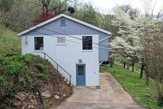 134 E Jackson St in Sylva, NC - Building Photo - Building Photo