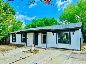 740 Bimebella Ln in Dallas, TX - Building Photo