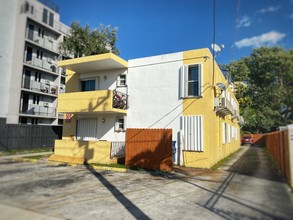 1523 NW 16th Ave in Miami, FL - Building Photo - Primary Photo