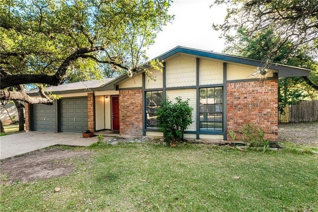 property at 106 S Mt Rushmore Dr