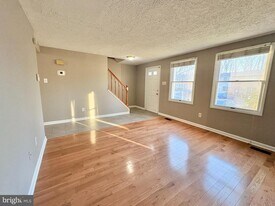 8263 Burning Forest Ct in Springfield, VA - Building Photo