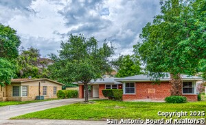 211 Green Meadow Blvd in San Antonio, TX - Building Photo - Building Photo