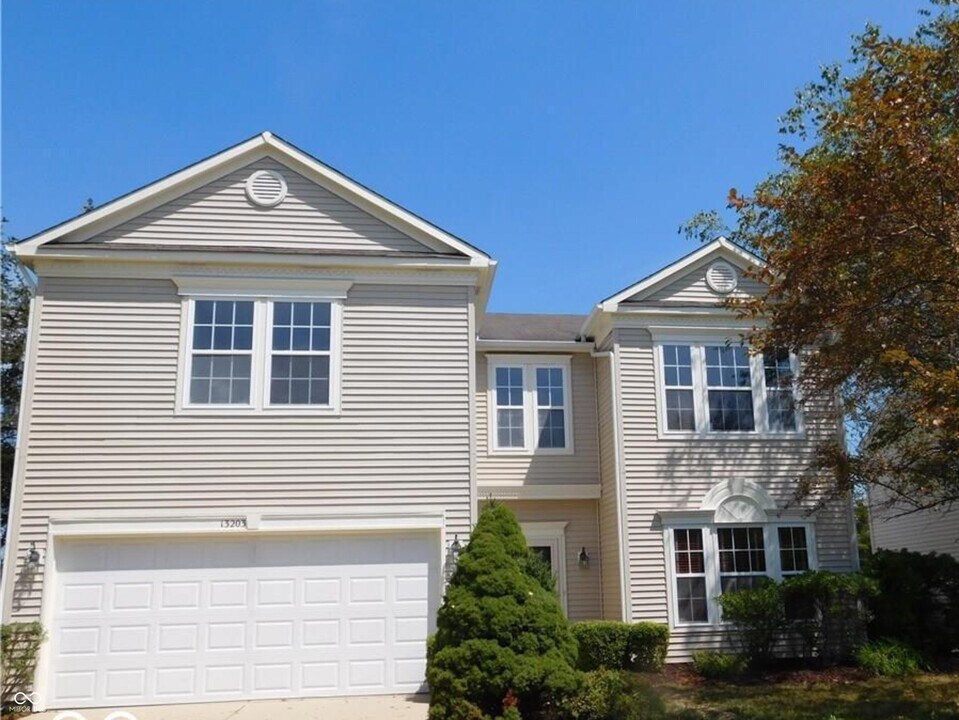 13203 United Dr in Fishers, IN - Building Photo