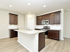 11628 Lago de Garda Dr in Austin, TX - Building Photo - Building Photo