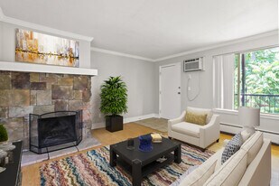 30 Pearl in Denver, CO - Building Photo