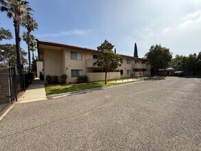 1850 Williams St in Simi Valley, CA - Building Photo - Building Photo