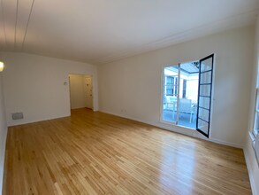 9006 Burton Way in Beverly Hills, CA - Building Photo - Building Photo