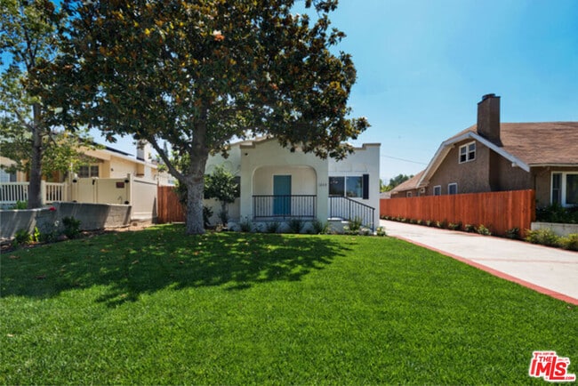 1288 N Hill Ave in Pasadena, CA - Building Photo - Building Photo