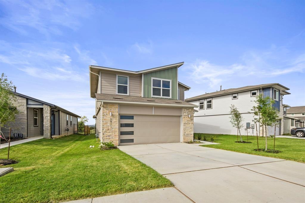7911 Linda Michelle Ln in Austin, TX - Building Photo