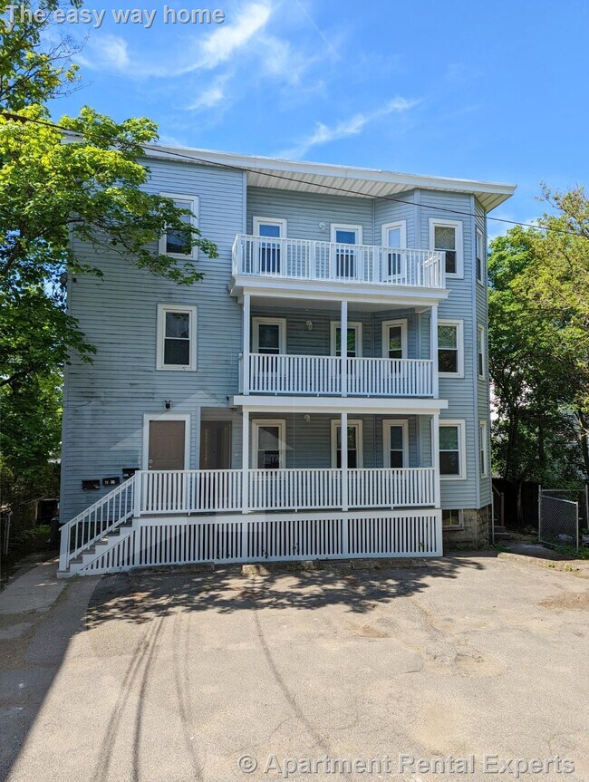 8 Lowell Cir, Unit 1 in Somerville, MA - Building Photo - Building Photo