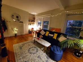 1595 Beacon St, Unit 10 in Brookline, MA - Building Photo - Building Photo