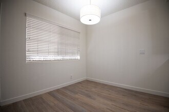 11225 Huston St, Unit 206 in Los Angeles, CA - Building Photo - Building Photo