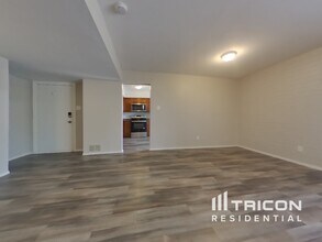 6006 W Medlock Dr in Glendale, AZ - Building Photo - Building Photo