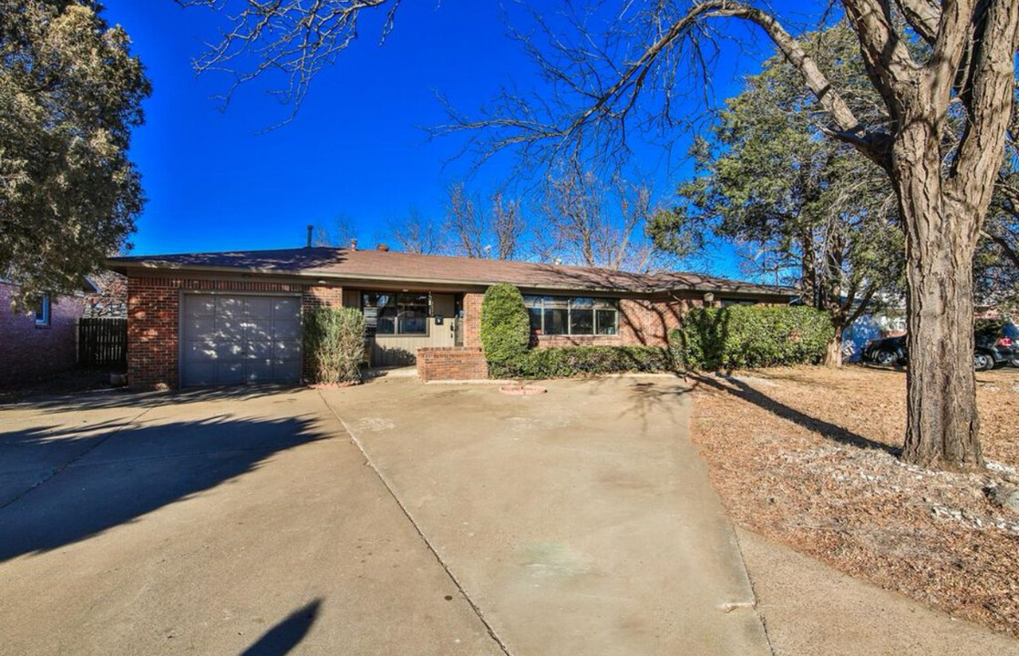 3806 38th St in Lubbock, TX - Building Photo