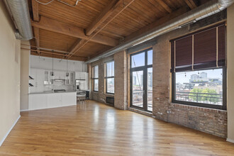 1040 W School St, Unit 1F in Chicago, IL - Building Photo - Building Photo