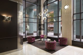 300 Mercer St-Unit -19F in New York, NY - Building Photo - Building Photo
