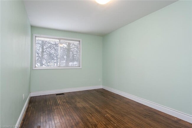 77 Dalegrove Dr in Kitchener, ON - Building Photo - Building Photo