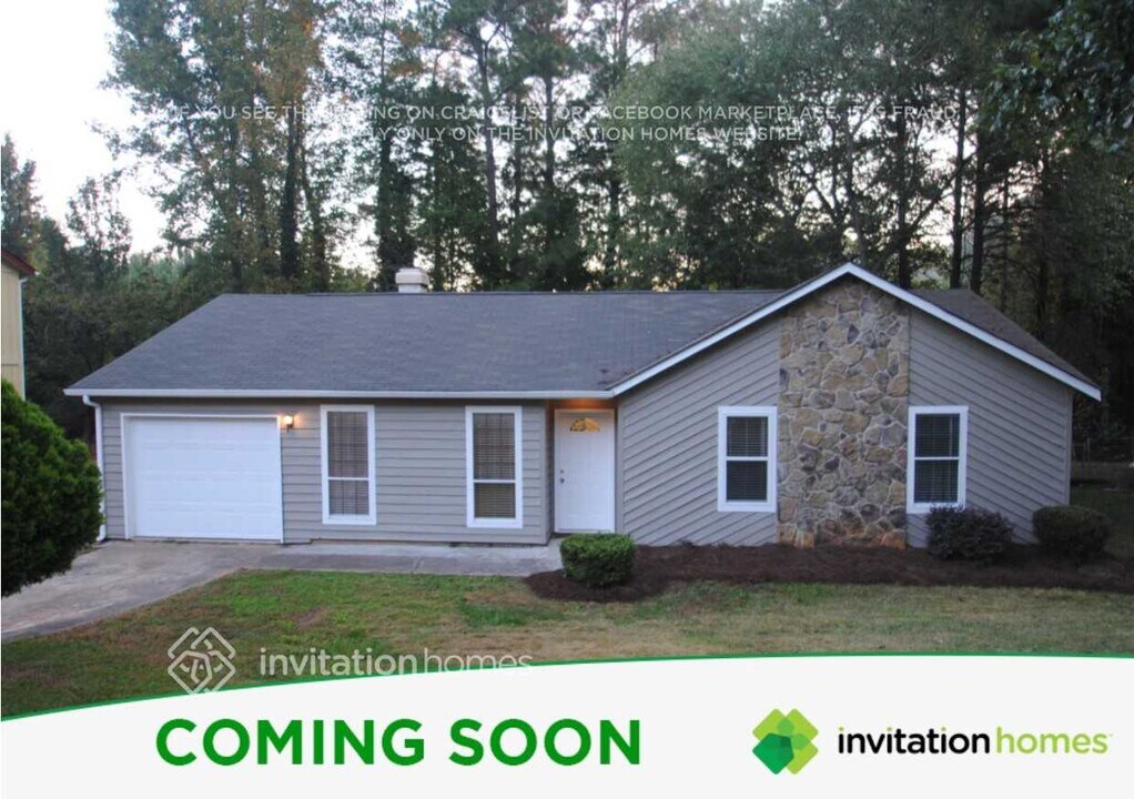 705 Old Manor Rd NW in Lilburn, GA - Building Photo