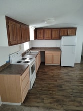 128 SE Guinevere Ct in Lake City, FL - Building Photo - Building Photo