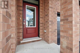 163 Conservancy Dr in Ottawa, ON - Building Photo - Building Photo