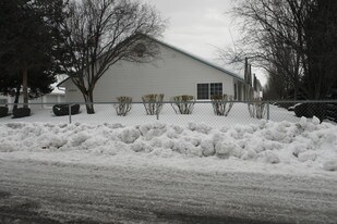 12002 E Valleyway Ave in Spokane, WA - Building Photo