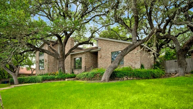 3410 Hunters Walk