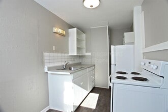 2006 S Emporia St in Wichita, KS - Building Photo - Building Photo